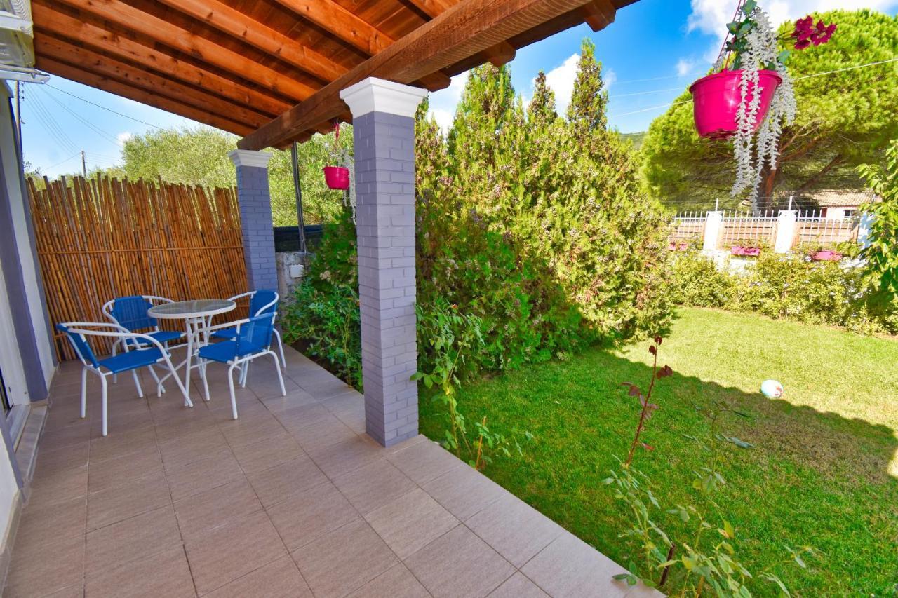 Ninas Cottage Linia Exterior photo
